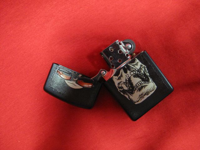 Запалка Zippo Хеви метъл с голям череп - Image 2