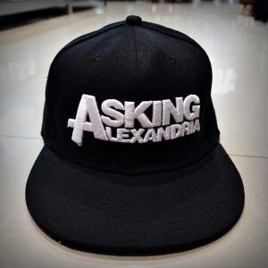 Черна шапка с права козирка на Asking Alexandria с голяма бяла бродерия