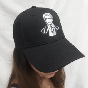 Бейзболна шапка с лика на Васил Левски бяла бродерия върху черен памук