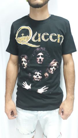 рок тениска Queen - Bohemian Rhapsody черна със златно лого и снимка на групата