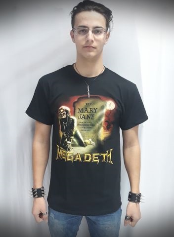 Черна метъл тениска на Megadeth с дизайн Mary Jane пред надгробна плоча