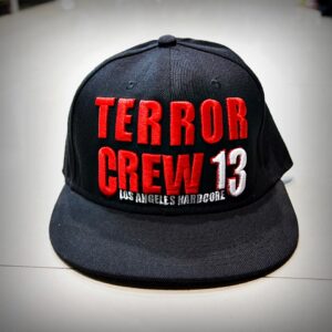 Метъл шапка Terror Crew 13 с червена релефна бродерия и права козирка