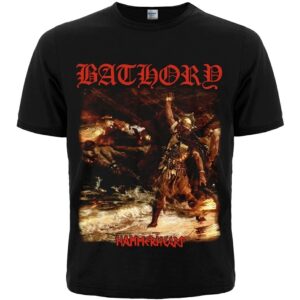Черна метъл тениска Bathory с голяма цветна щампа на викингска битка и червено лого