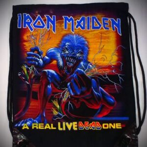 Черна текстилна мешка с голяма цветна щампа на Iron Maiden – A Real Live Dead One