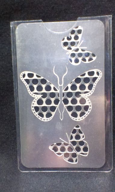 Метална карта гриндер за билки Butterflies – сребрист дизайн с пеперуди - Image 3