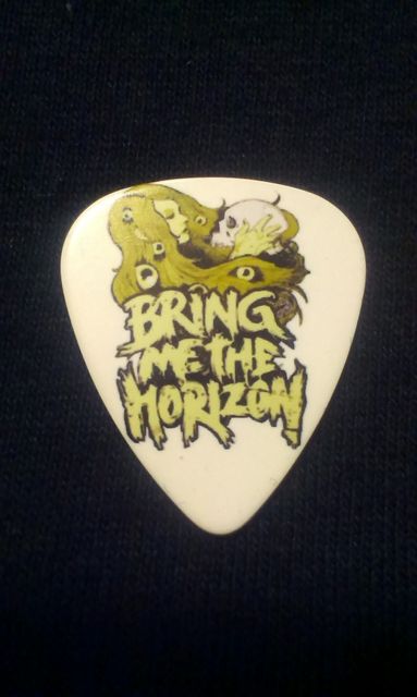 Бяло перце за китара Bring Me The Horizon с принт на череп, очи и маслинено зелено лого