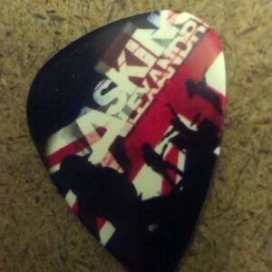 Перце за китара Asking Alexandria с принт на британско знаме и черни силуети на музиканти