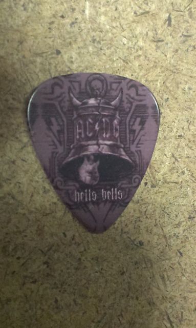 Китарен пертрон AC/DC Hells Bells с графичен принт на камбана и рок елементи
