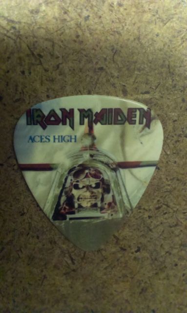 Светло перце за китара Iron Maiden с принт на Еди в самолет от обложката на Aces High