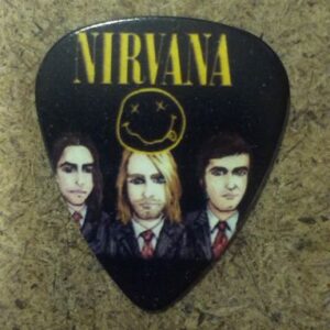 Черно гръндж перце за китара Nirvana с портрети на групата и жълто Smiley лого