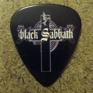 Черно перце за китара Black Sabbath с бял готически кръст и надпис на групата
