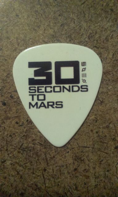 Бяло перце за китара 30 Seconds to Mars с черно лого и символи