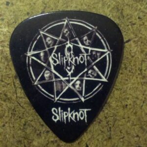 Черно перце за китара Slipknot с бяла деветолъчна звезда и лицата на членовете