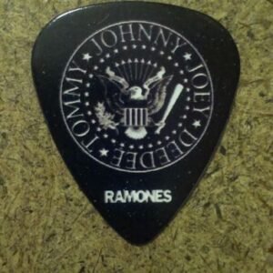 Черно перце за китара Ramones с бял президентски печат и имена на членовете