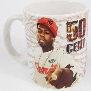 Чаша със снимка на 50 Cent с червена шапка и лого G-Unit