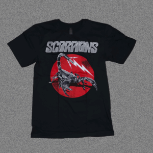 Черна рок тениска Scorpions с бяло лого и щампа на скорпион върху червен кръг