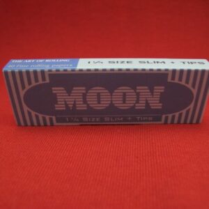 Светлосиня опаковка Moon Blue 1 1/4 Slim хартийки за цигари на топ добра цена с филтри