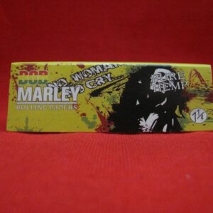 Кочанче конопени листчета за свиване Bob Marley Pure Hemp 1 1/4 с лика на музиканта на цветен фон.