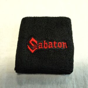 Черна памучна спортна лента за китка с червено бродирано лого на Sabaton