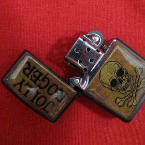 Zippo запалка Jolly Roger с череп и кости - Hover Image