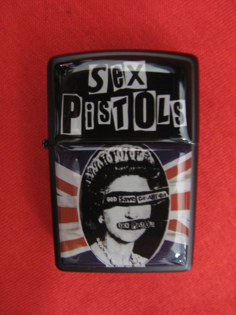 Черна бензинова запалка Sex Pistols God Save the Queen