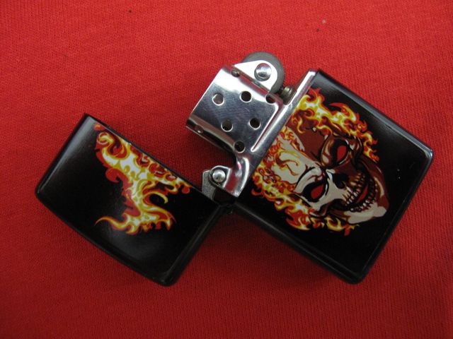 Метална Zippo запалка с Горящ Череп за рокери - Image 2