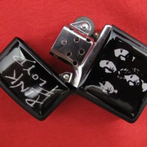 Zippo запалка на Pink Floyd с облика на групата - Hover Image