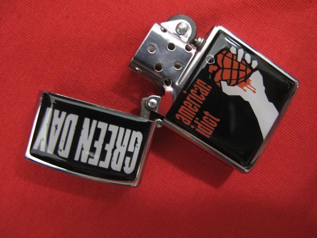 Zippo запалка на Green Day - Дизайн American Idiot - Image 2