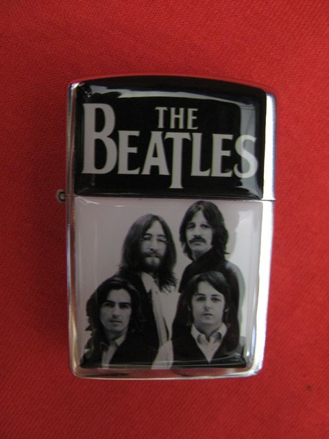 Хромирана бензинова запалка The Beatles с лого и портрет