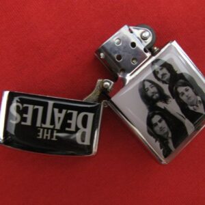 Бензинова Zippo запалка на The Beatles - Hover Image
