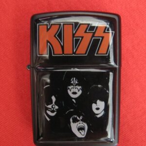 Черна бензинова запалка KISS с лого и лица на групата