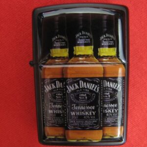 Бензинова запалка Jack Daniel's с дизайн на три бутилки уиски