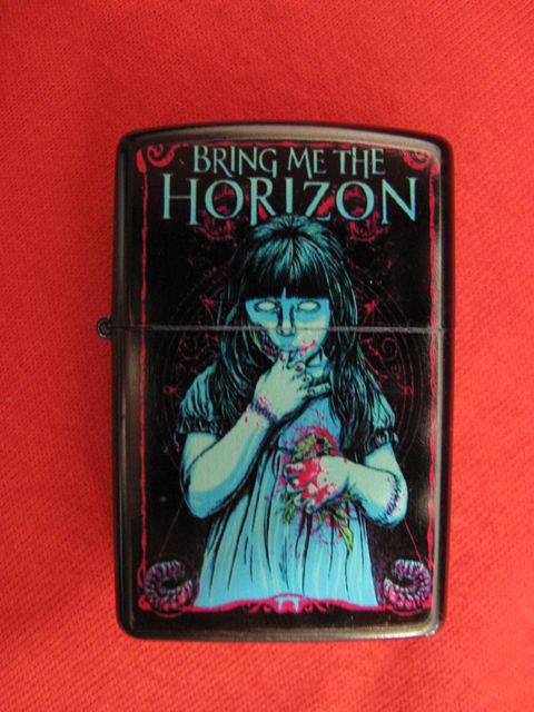 Черна бензинова запалка Bring Me The Horizon с хорър зомби графика