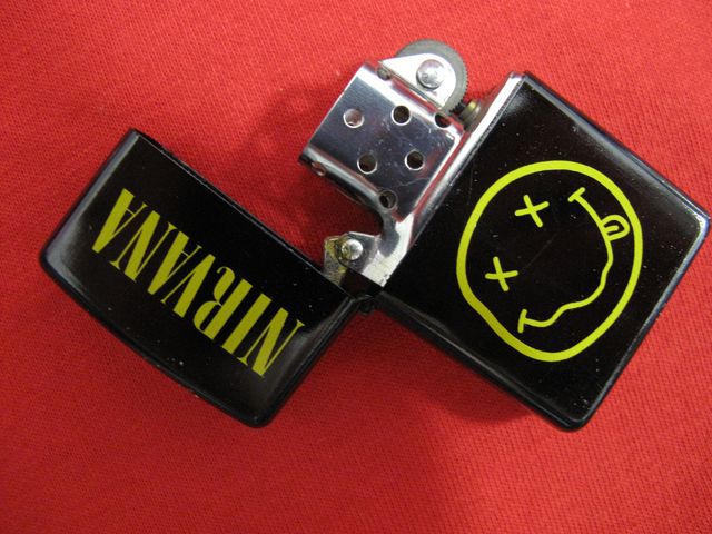 Запалка Zippo Nirvana за фенове – гръндж класика - Image 2