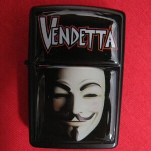Черна бензинова запалка Vendetta с маската на Гай Фокс и надпис