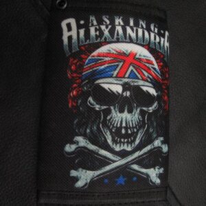 Портфейл на Asking Alexandria с пиратския череп
