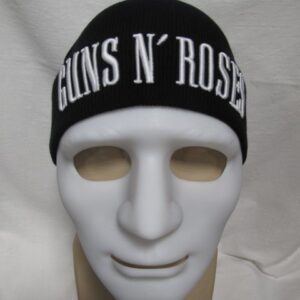 Image 1 Зимна черна шапка Guns N' Roses с бяло лого върху бял манекен