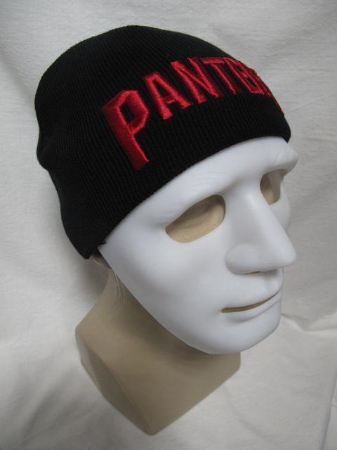 Черна зимна шапка Pantera с червено бродирано лого - Image 2