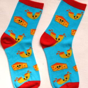 Сини памучни чорапи с парченца сирене макарони и червени ластици Heaven Socks размер 35-40