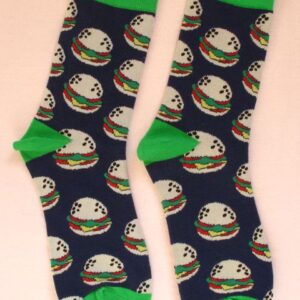 Чифт цветни тинейджърски чорапи с хамбургери на син фон от Heaven Socks