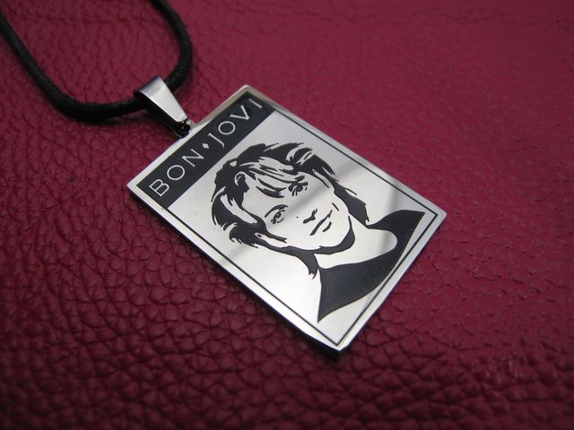 Мъжки медальон Bon Jovi от медицинска стомана 316L