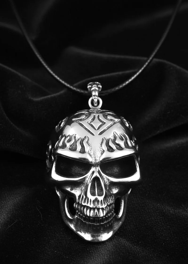 Масивен Медальон Череп (Skull) с Готик гравировки от полирана неръждаема стомана