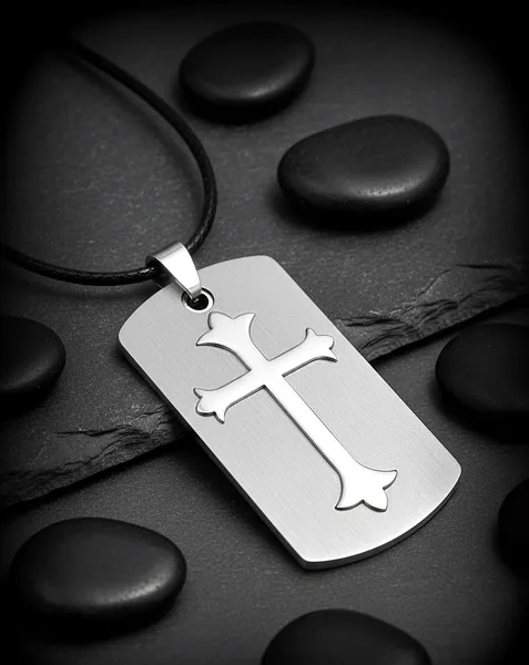 medalayon-s-krust-meditsinska-stomana
