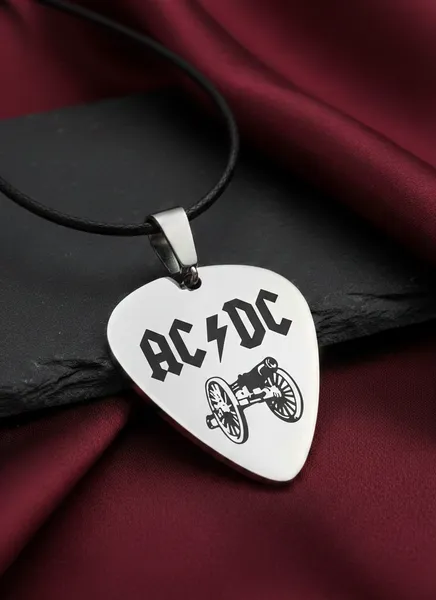 Медальон AC/DC от медицинска стомана 316L тип перце с оръдие