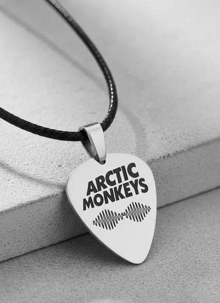Медальон Arctic Monkeys от неръждаема стомана 316L тип перце