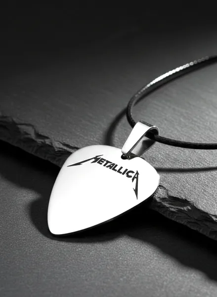 Медальон Metallica от медицинска стомана 316L тип перце