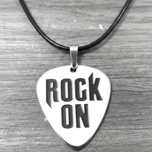 Медальон перце с гравиран надпис ROCK ON от медицинска стомана върху синя основа