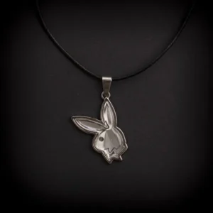 Метален медальон Playboy във формата на зайче с полиран финиш