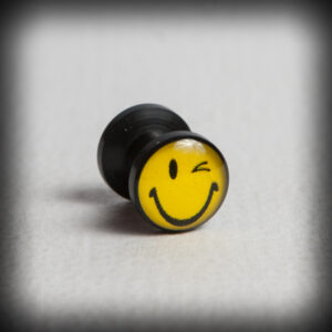 Лек акрилен флеш 5мм с жълто намигащо човече Smiley