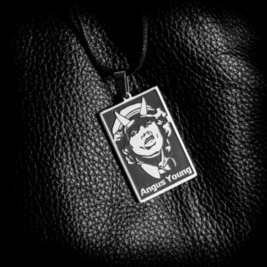 Ръчно изработен Медальон Ангъс Йънг AC/DC - Hover Image